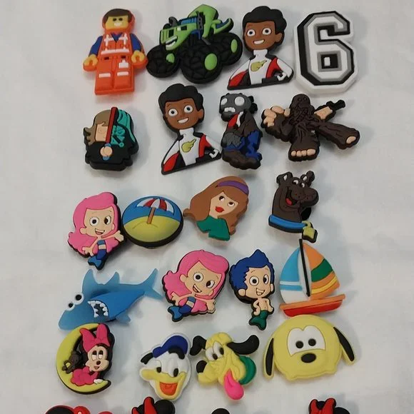 2943 Lot of 24 Various Gibbits for Decorating Croc Like Shoes - Picture 1 of 2